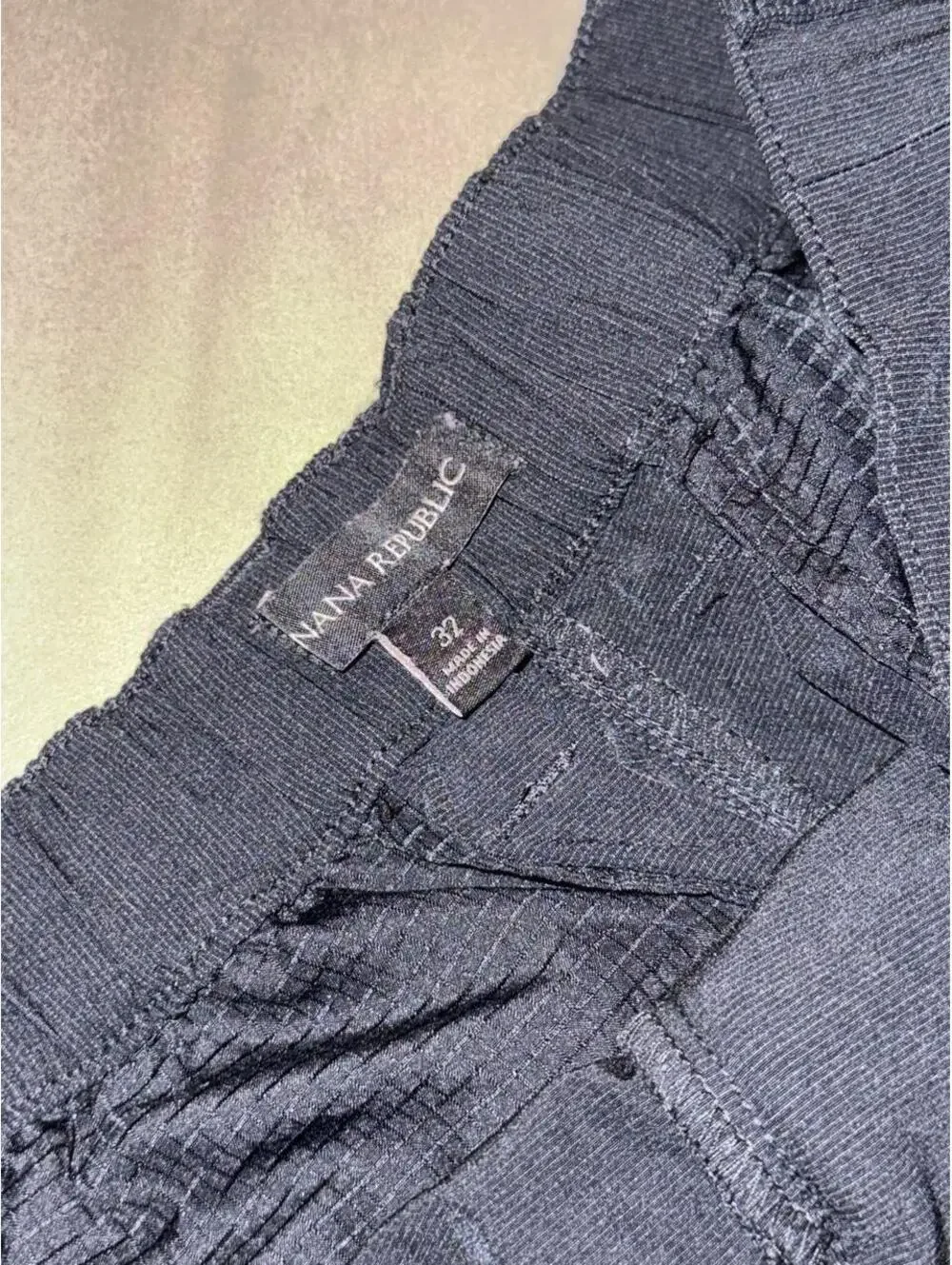 Banana Republic Black chino shorts with subtle pinstripe #chino #pinstripe